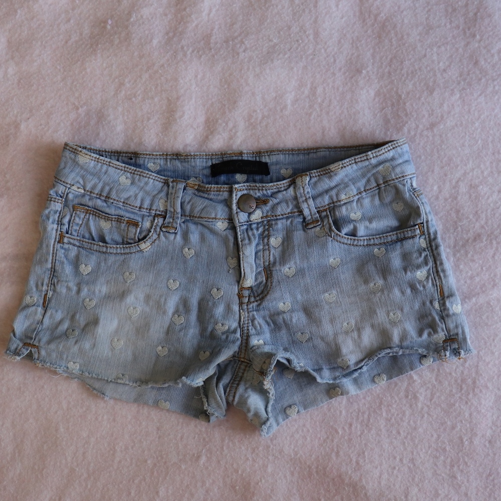 BLACK CRYSTAL WHITE HEARTS JEAN SHORTS - SIZE 5